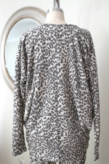 V Neck Sweater Top oatmeal leopard