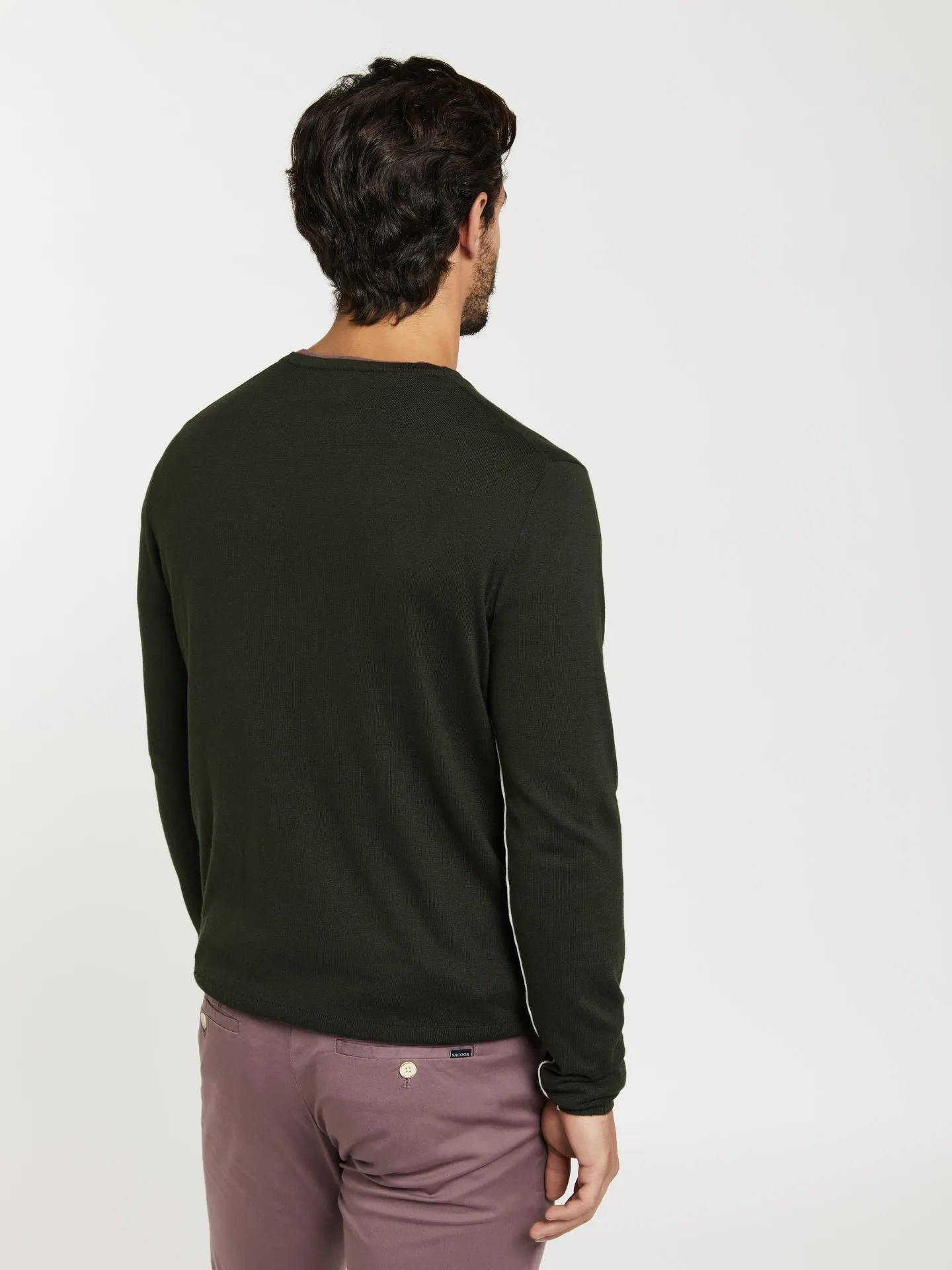 V-neck sweater with contrasting piping