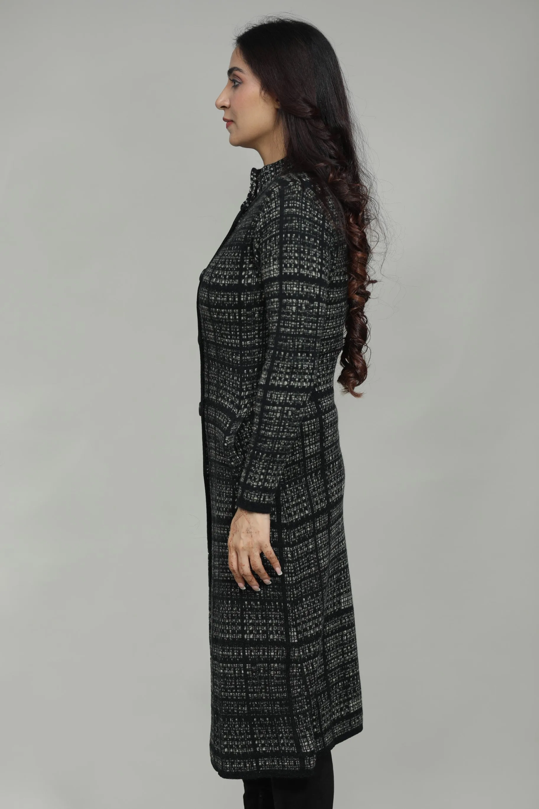 Women Knitted Checkered T-Neck Long Coat